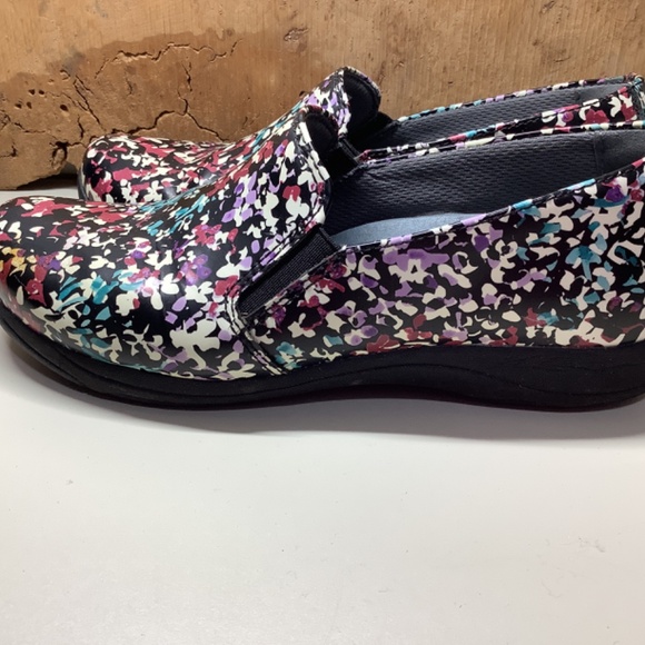 Dansko Women's, Nora Clog, size 37 ( 6 1/2-7 ) - Picture 5 of 9